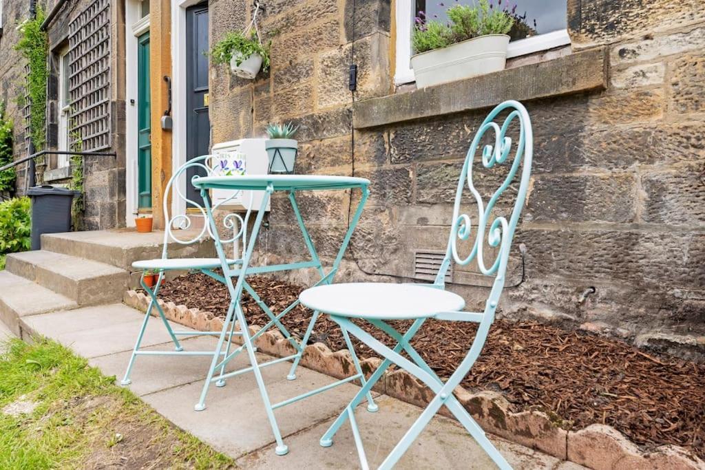 Cheerful Stays - Westend Cottage With Secured Parking Edinburgh Exterior photo